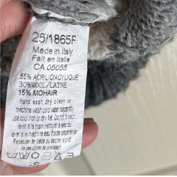 M Made in Italy Pullover Poncho Grey and White Stripes Size S Like New - Picture 7 of 7